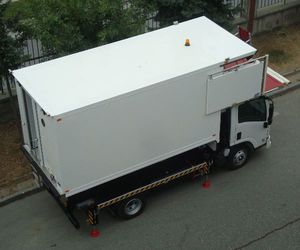 airport catering truck
