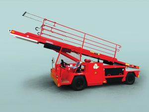 self-propelled baggage belt loader