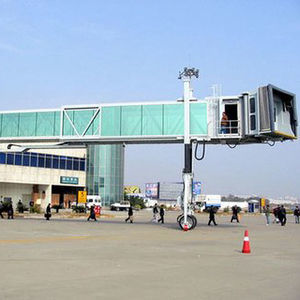 passenger boarding bridge