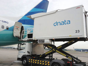 airport catering truck