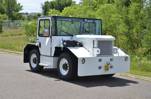 tow tractor