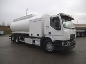 self-propelled refueller
