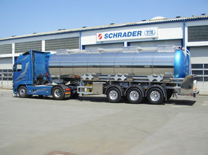 self-propelled refueller