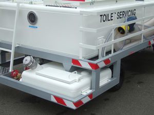 towed lavatory cart / for airports