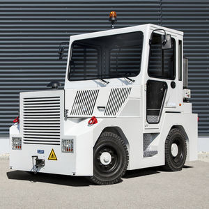 towing tractor