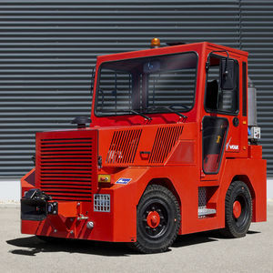 tow tractor