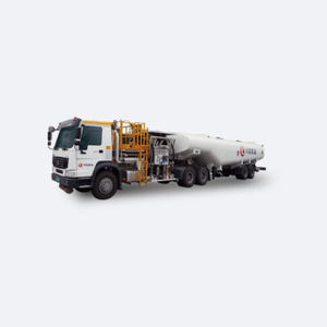 self-propelled refueller