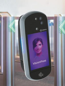 airport facial recognition reader