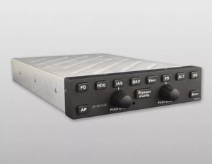 airliner autopilot