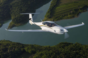 4-seater private plane