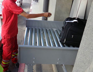 roller conveyor