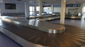 scale baggage claim carousel