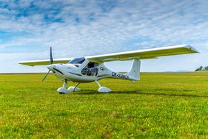 2-person LSA / single-engine / piston engine / instructional