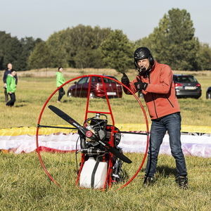 single-seat paramotor 1