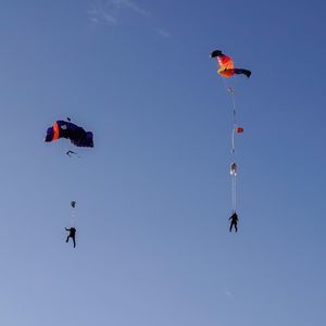 reserve parachute