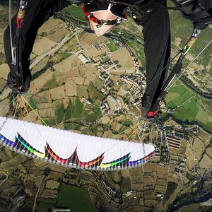 acrobatic paraglider