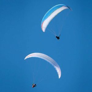 beginner paraglider