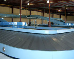 inclined baggage carousel