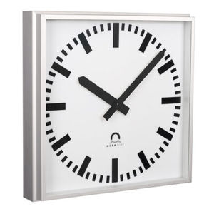 airport clock
