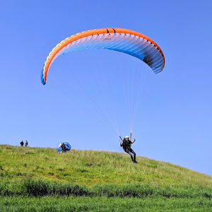 beginner paraglider