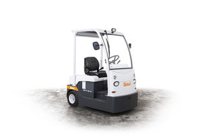 tow tractor