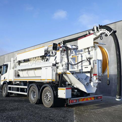 Airport runway cleaning machine - Recycler RM120  - BUCHER MUNICIPAL - truck-mounted / for surface cleaning