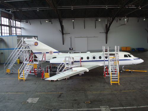 Fuselage access platform - CUSTERS HYDRAULICA BV - movable
