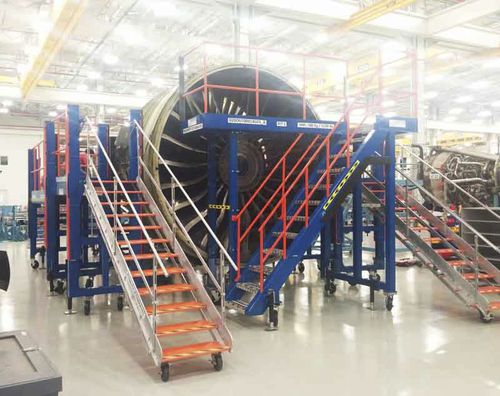 Engine access platform - DEDIENNE AEROSPACE SAS - movable / fixed