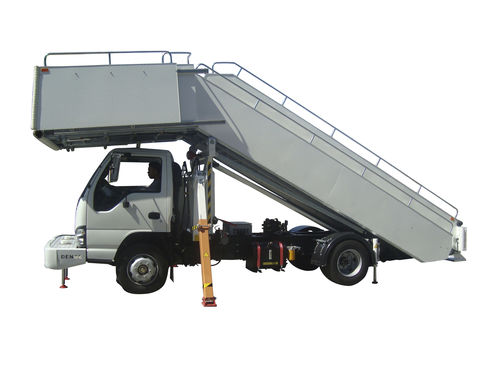 3.8m Manual towable passenger stairs