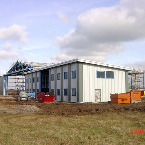Aircraft hangar - JOHN REID & SONS (STRUCSTEEL) LTD - open / for airport