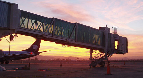 Passenger boarding bridge - Jetway® - OSHKOSH AEROTECH - with window ...