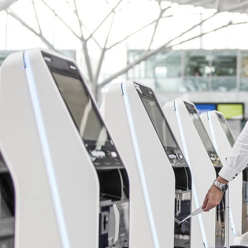 Check-in kiosk with printer - Amadeus IT Group SA - with boarding pass reader / with passport reader / countertop