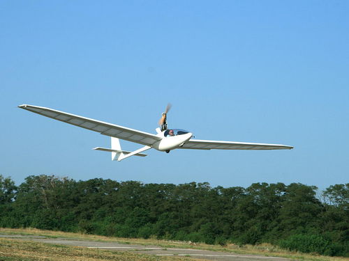 Motor sailplane - AC-21 - Aeros Ltd. - single-seat / ultra-lightweight