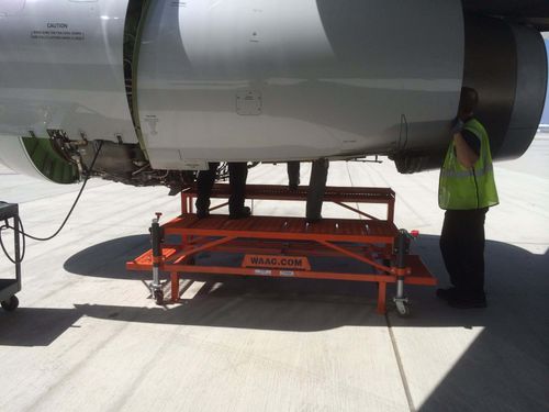 Engine aircraft docking system - 30124 - WAAG - movable / fixed / 1