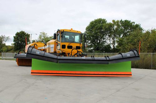 Airport runway sweeper - MB5 - M-B Companies, Inc.