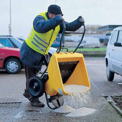Manual screed box - Turbocast 300™ - Glasdon UK Limited