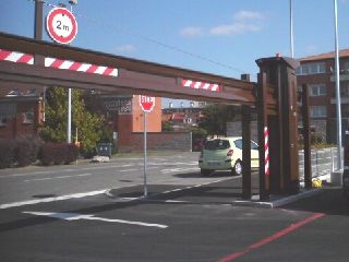 Airport gate - ULMAPARK 800 - TGO - sliding / aluminum / motorized