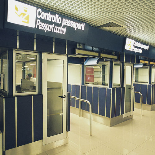Customs counter - Fiumicino - Roma - CUTINI GROUP SRL - security screening / for airport