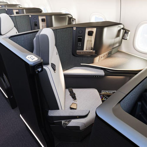 Aircraft cabin seat - VUE - Safran Seats - business class / with armrests / with table