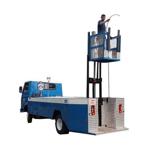 Self-propelled potable water truck - Nandan GSE Pvt ltd - with flow meter / with lift platform / for airport