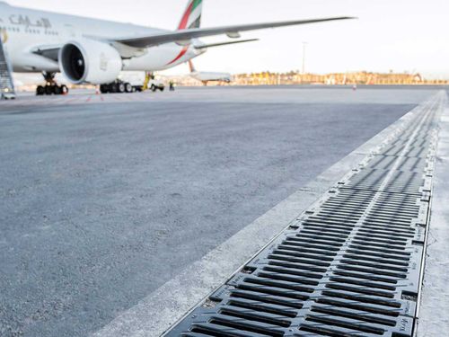 Airport drain channel - Civil - S - ULMA Architectural Solutions - with grating / polymer concrete / galvanised steel grate