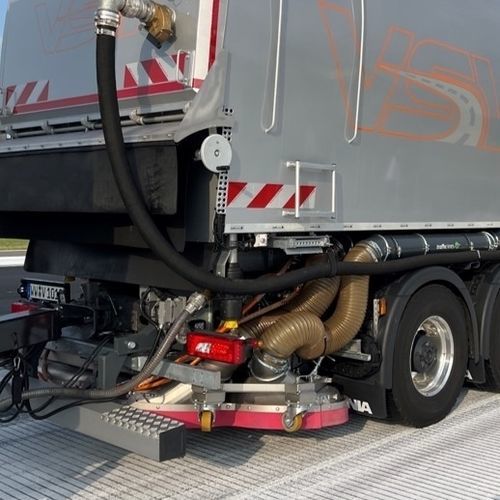 Airport runway cleaning machine - twister quad - Maschinenbau Cernota GmbH & Co. KG - truck-mounted / for surface cleaning / for rubber removal
