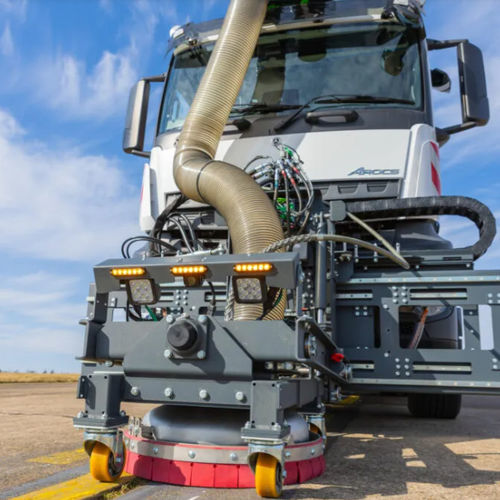 Airport runway cleaning machine - twister basic  - Maschinenbau Cernota GmbH & Co. KG - truck-mounted / for surface cleaning / for rubber removal