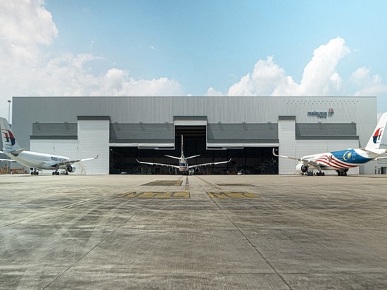 Puerta de tela de elevación vertical para hangares de aviones