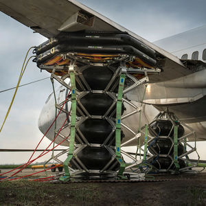 cuscino di sollevamento per aereo 1