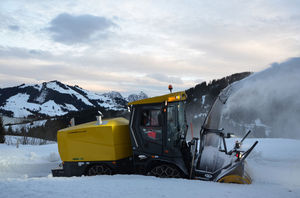 spazzaneve a turbina semovente / per pista