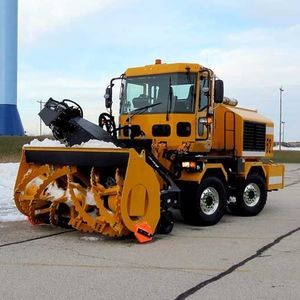 spazzaneve a turbina montato su camion