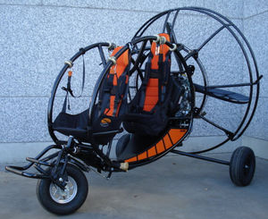 paratrike in tandem
