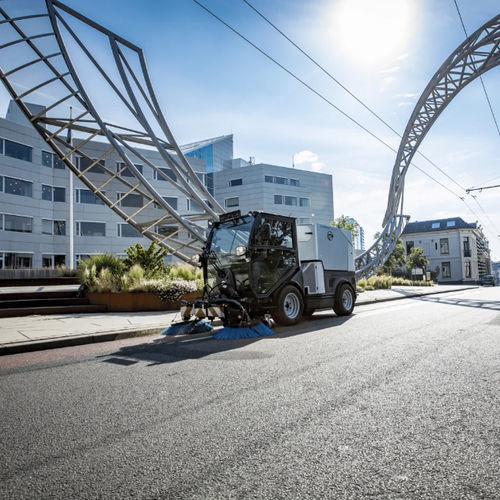 Spazzatrice per pista d'aeroporto - Flexigo 150 - AEBI SCHMIDT HOLDING AG - su autotelaio / elettrica