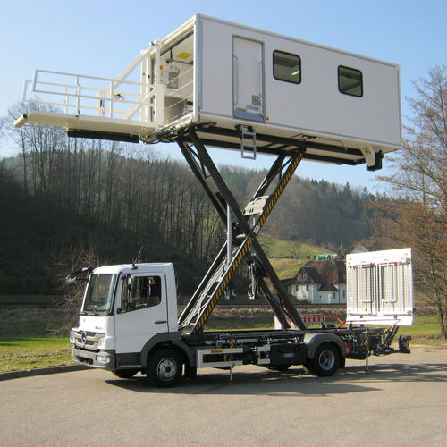 Ambulift semovente - X-PRM MH - DOLL FAHRZEUGBAU GMBH - per aeroporto